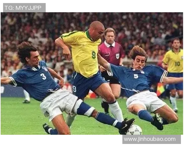 离谱的汉子足球明星们的奇葩瞬间与传奇故事揭秘